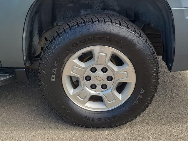 used 2009 Chevrolet Suburban car, priced at $9,998