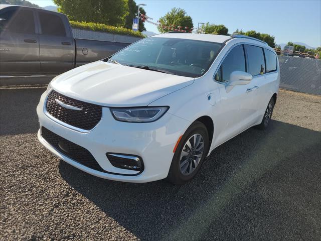 used 2021 Chrysler Pacifica Hybrid car, priced at $25,998