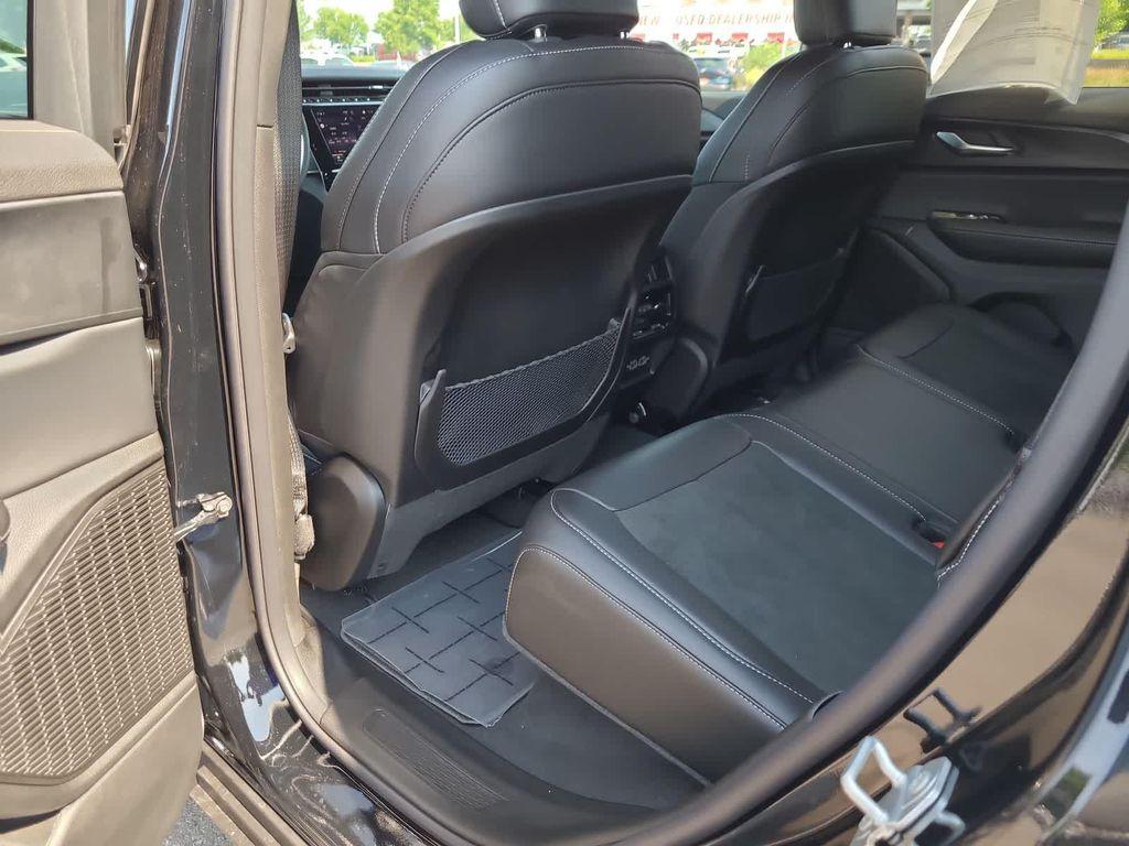 new 2025 Jeep Grand Cherokee car, priced at $40,999