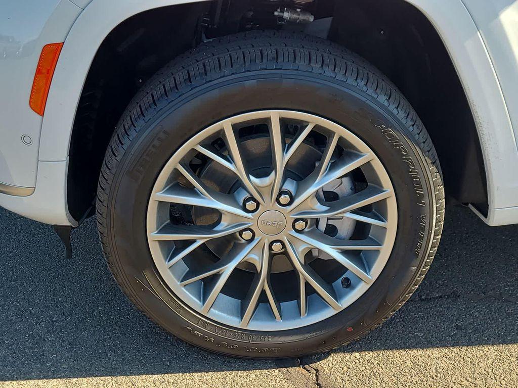 new 2025 Jeep Grand Cherokee L car, priced at $54,999