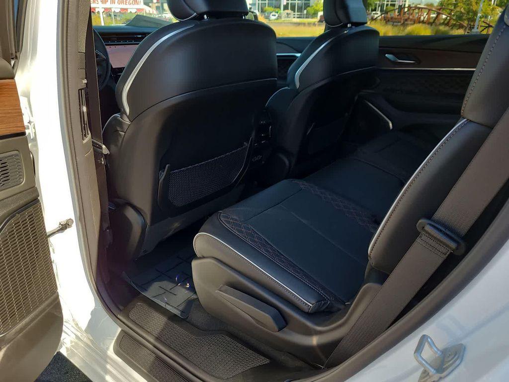 new 2025 Jeep Grand Cherokee L car, priced at $54,999