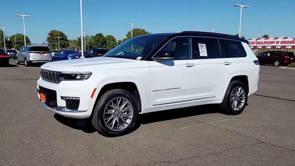 new 2025 Jeep Grand Cherokee L car, priced at $54,999