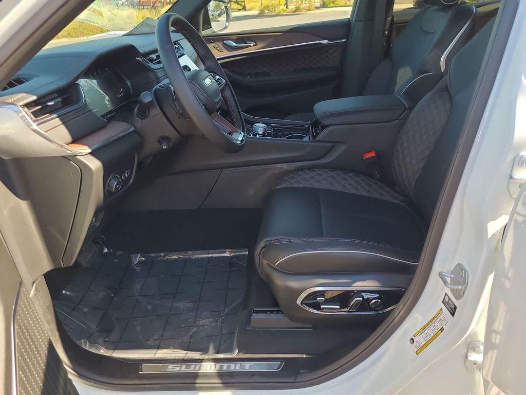 new 2025 Jeep Grand Cherokee L car, priced at $54,999