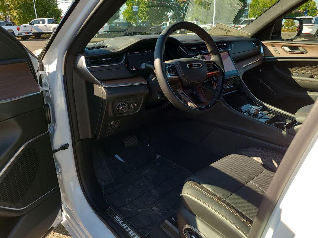 new 2025 Jeep Grand Cherokee L car, priced at $54,999