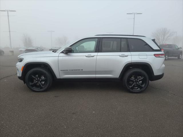 new 2025 Jeep Grand Cherokee car, priced at $40,999