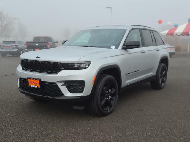 new 2025 Jeep Grand Cherokee car, priced at $40,999