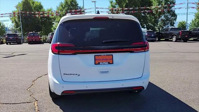 new 2024 Chrysler Pacifica car, priced at $37,999