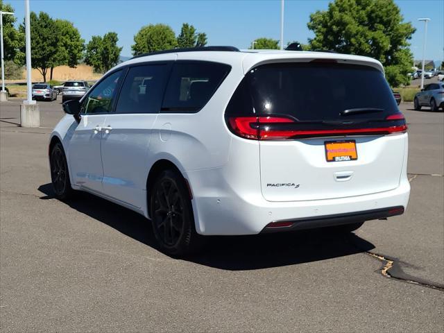 new 2024 Chrysler Pacifica car, priced at $37,999