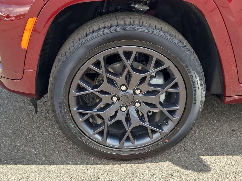 new 2025 Jeep Grand Cherokee car, priced at $64,999