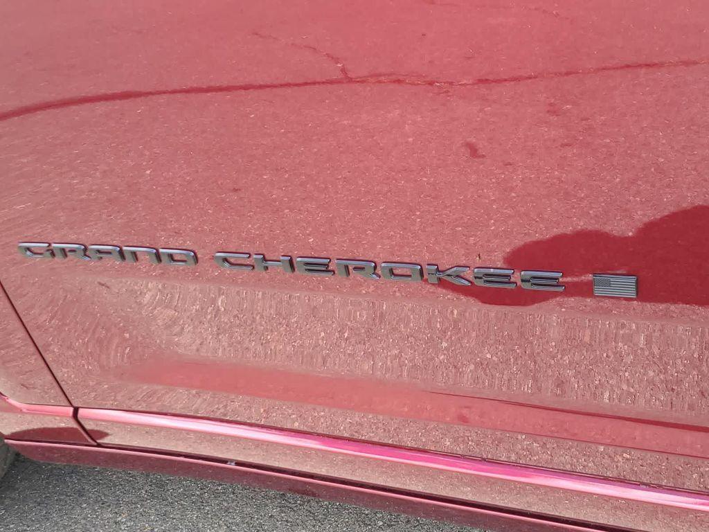 new 2025 Jeep Grand Cherokee car, priced at $64,999