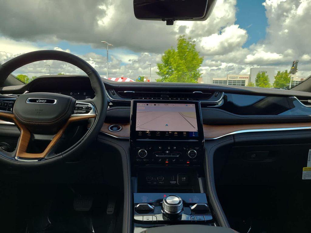 new 2025 Jeep Grand Cherokee car, priced at $64,999