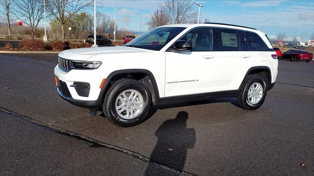 new 2025 Jeep Grand Cherokee car, priced at $40,815