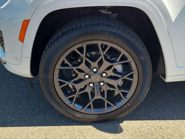 new 2025 Jeep Grand Cherokee car, priced at $61,999