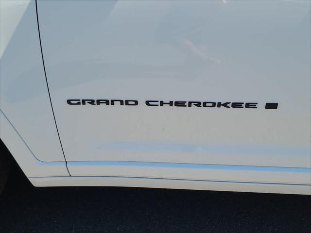 new 2025 Jeep Grand Cherokee car, priced at $61,999