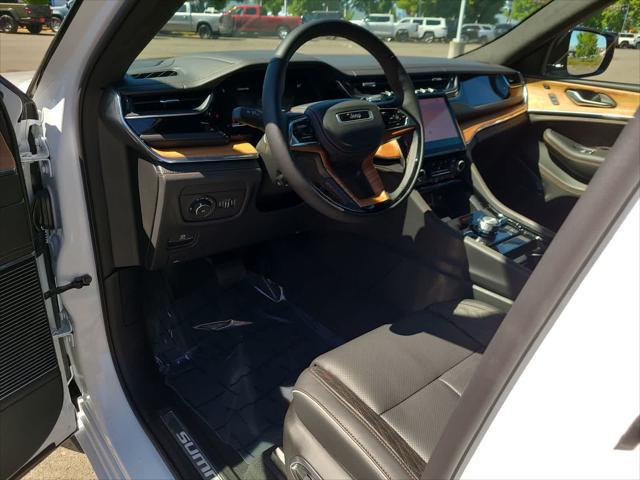 new 2025 Jeep Grand Cherokee car, priced at $61,999