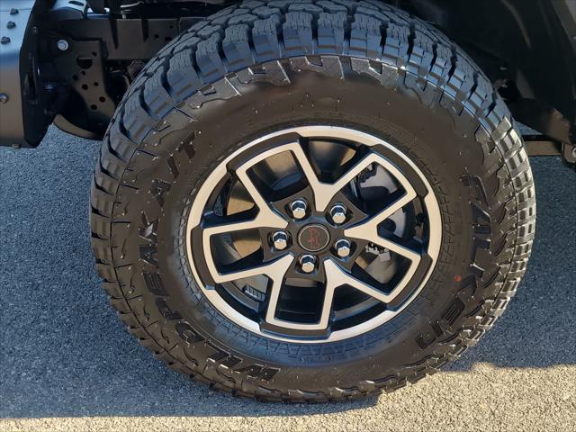 new 2025 Jeep Gladiator car, priced at $55,805