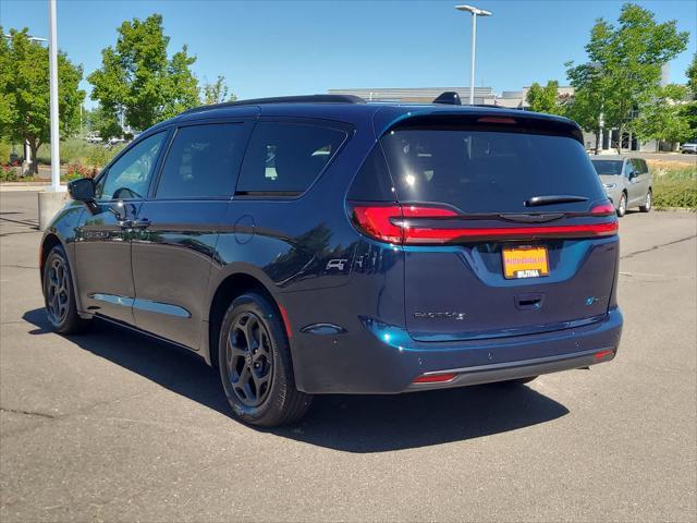 new 2025 Chrysler Pacifica Hybrid car, priced at $54,251