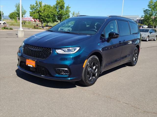new 2025 Chrysler Pacifica Hybrid car, priced at $54,251