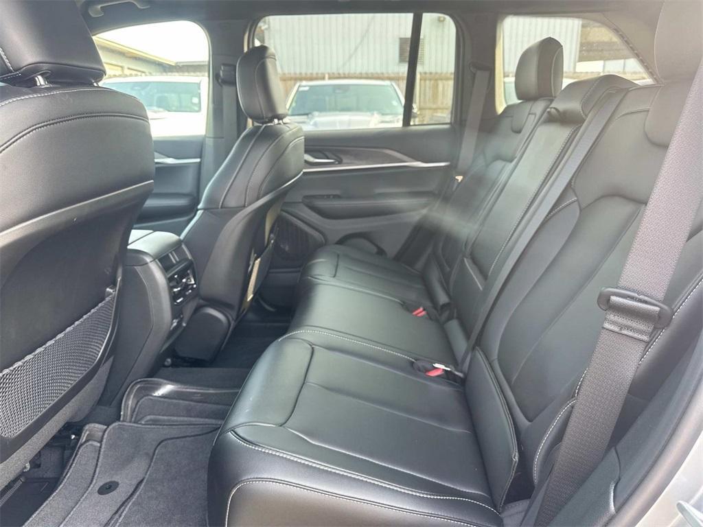 new 2025 Jeep Grand Cherokee car
