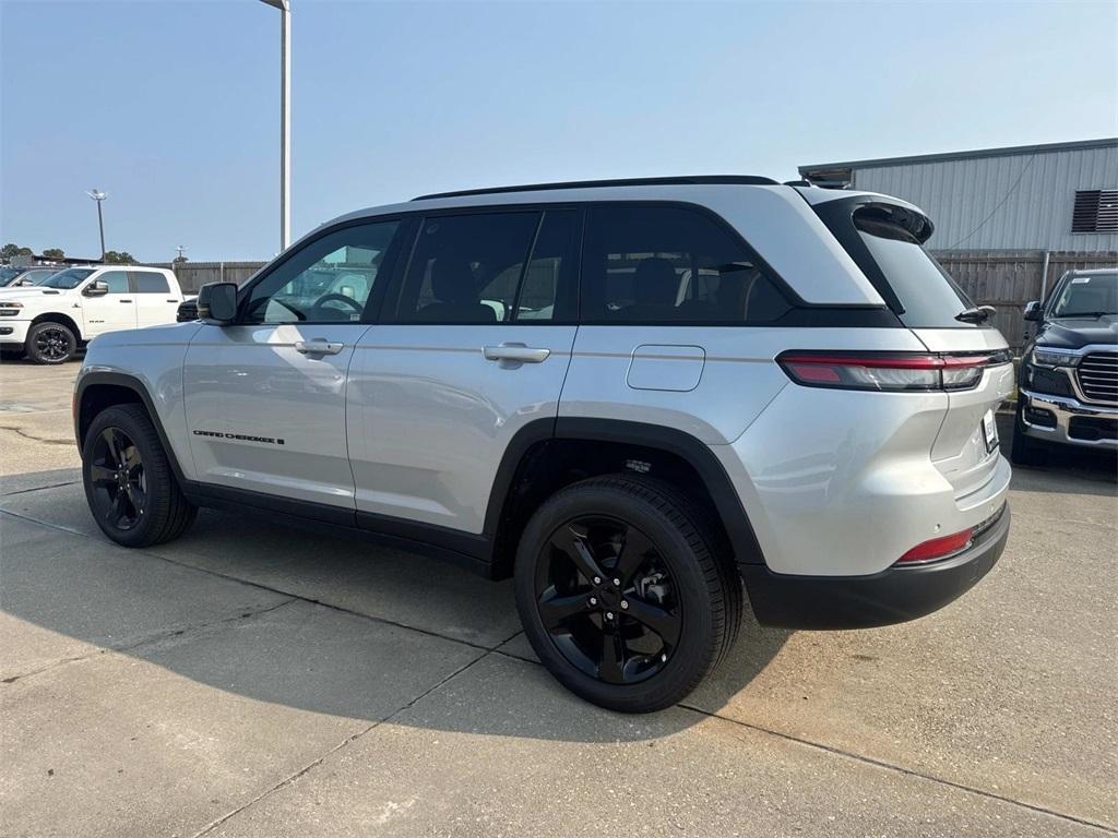 new 2025 Jeep Grand Cherokee car