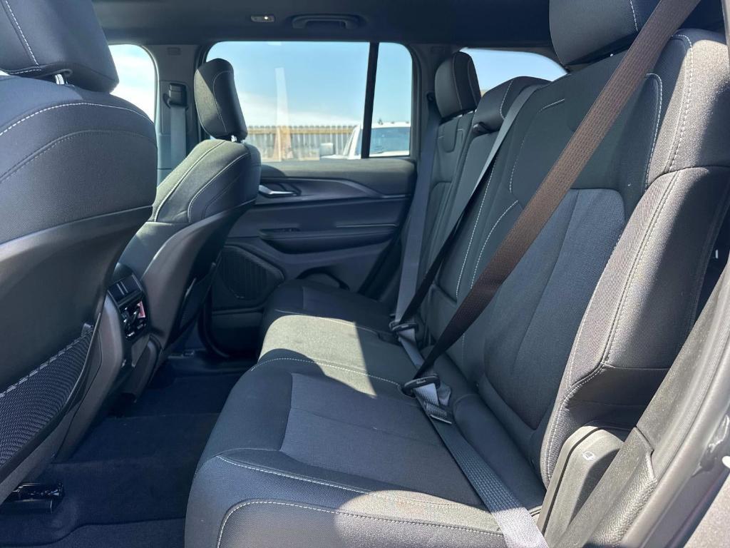 new 2025 Jeep Grand Cherokee car, priced at $39,370