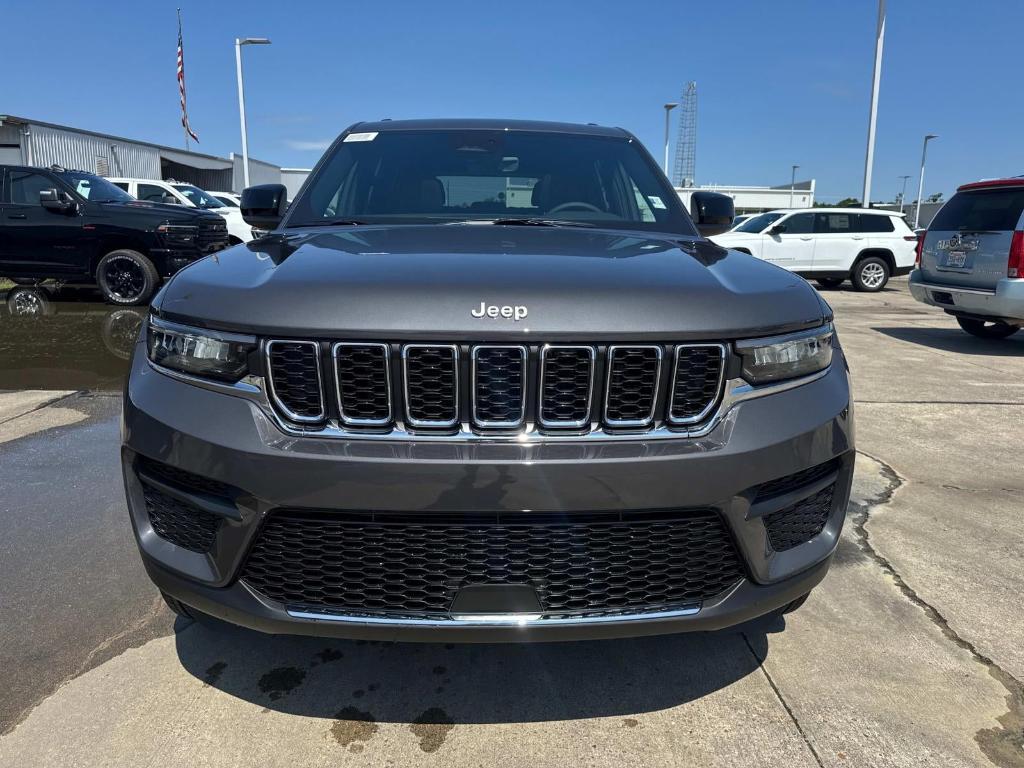 new 2025 Jeep Grand Cherokee car, priced at $39,370