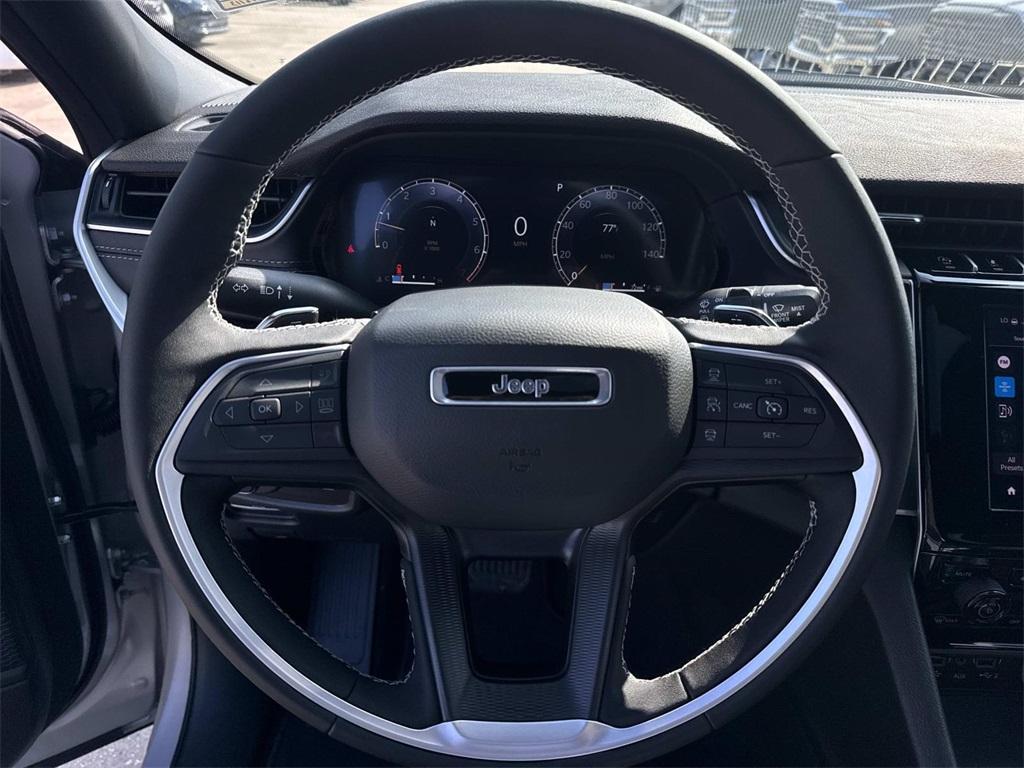 new 2025 Jeep Grand Cherokee car, priced at $43,120