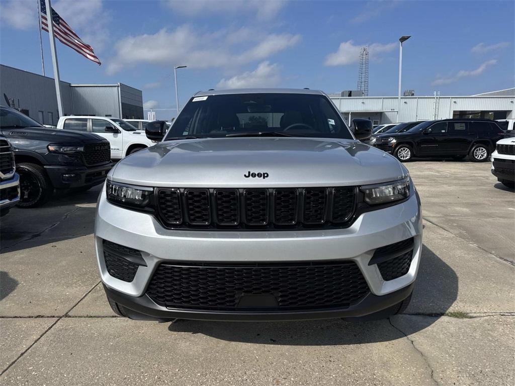 new 2025 Jeep Grand Cherokee car, priced at $43,120
