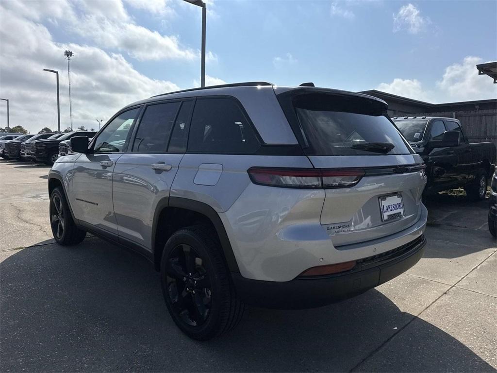 new 2025 Jeep Grand Cherokee car, priced at $43,120