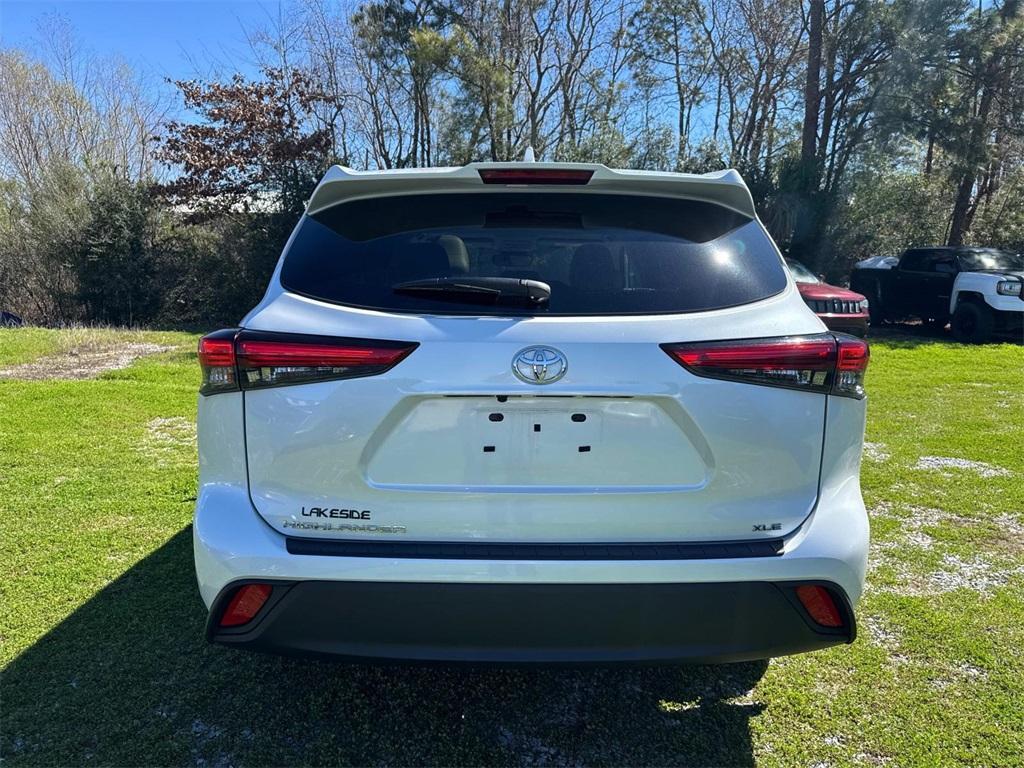 used 2022 Toyota Highlander car, priced at $38,165