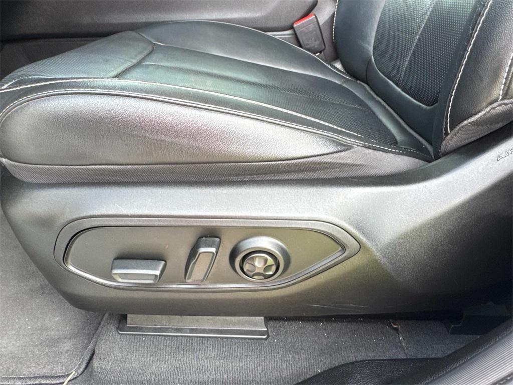used 2022 Jeep Grand Cherokee L car, priced at $30,699