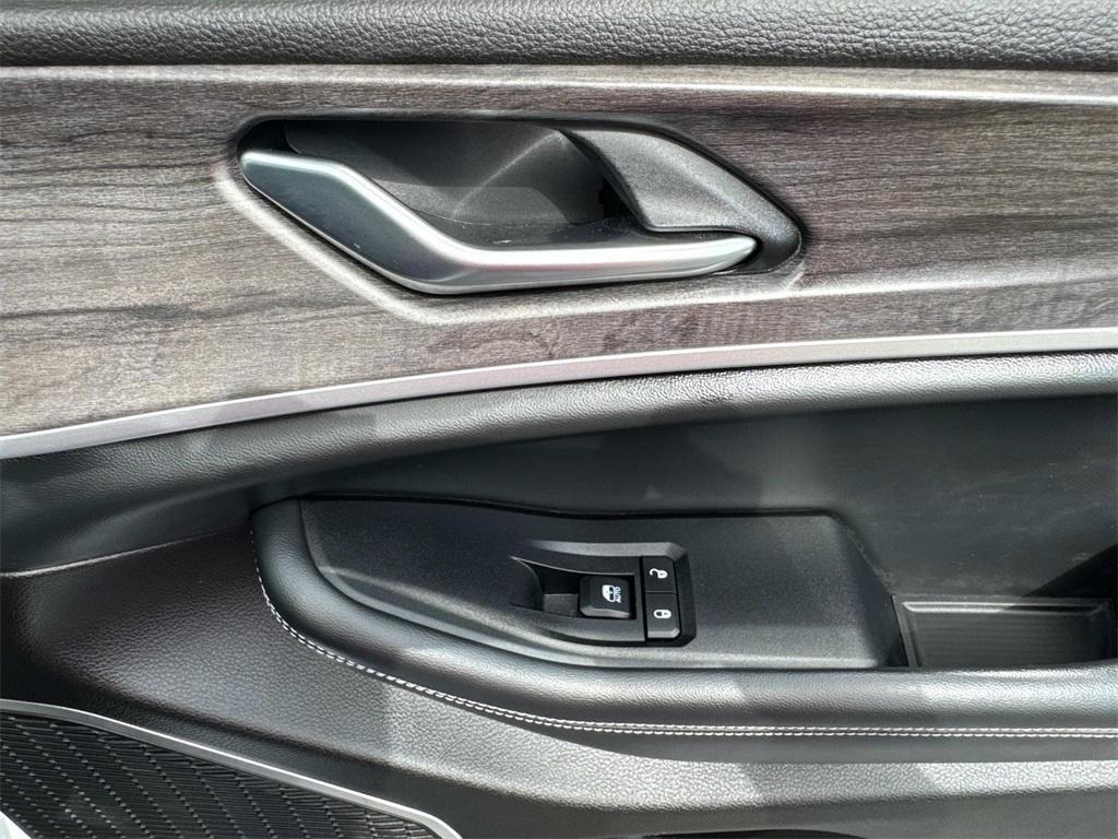 used 2022 Jeep Grand Cherokee L car, priced at $30,699