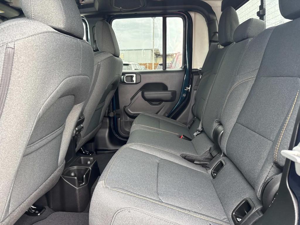 new 2025 Jeep Gladiator car, priced at $41,280