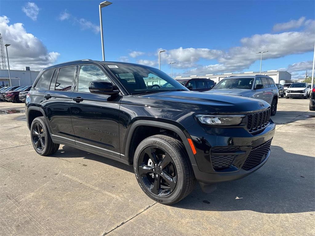 new 2025 Jeep Grand Cherokee car, priced at $42,750