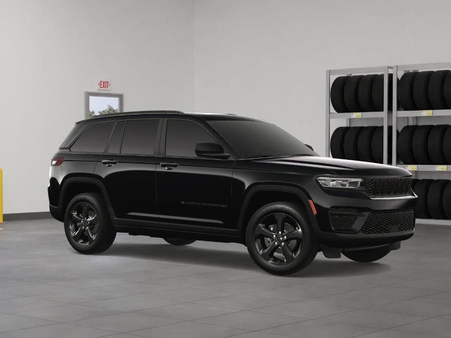 new 2025 Jeep Grand Cherokee car, priced at $45,000