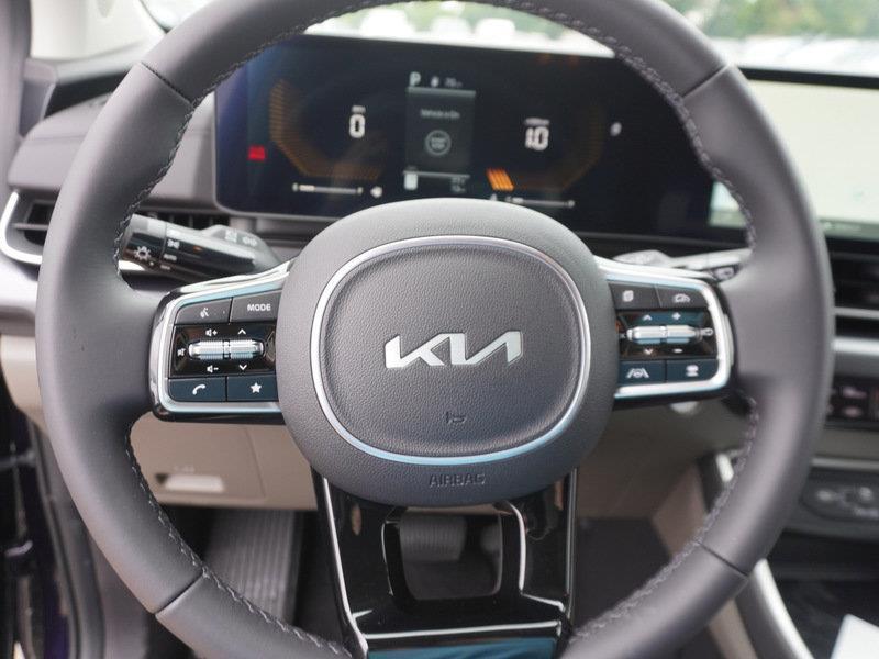 new 2025 Kia Carnival car, priced at $38,159