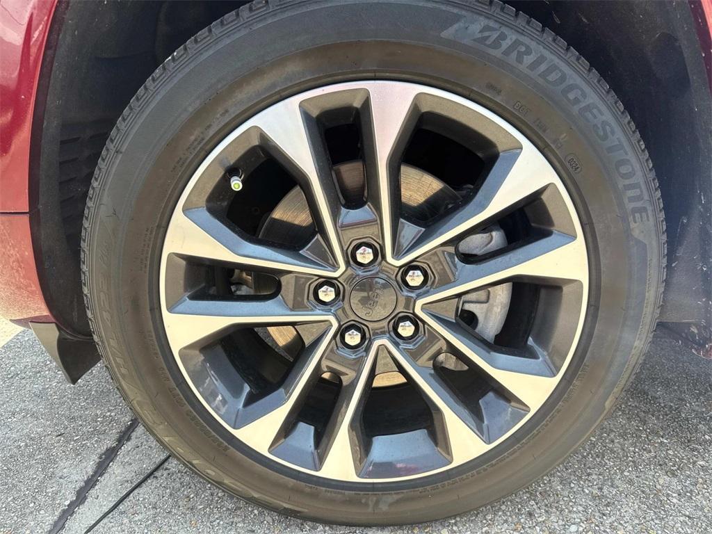 used 2024 Jeep Grand Cherokee L car, priced at $51,571