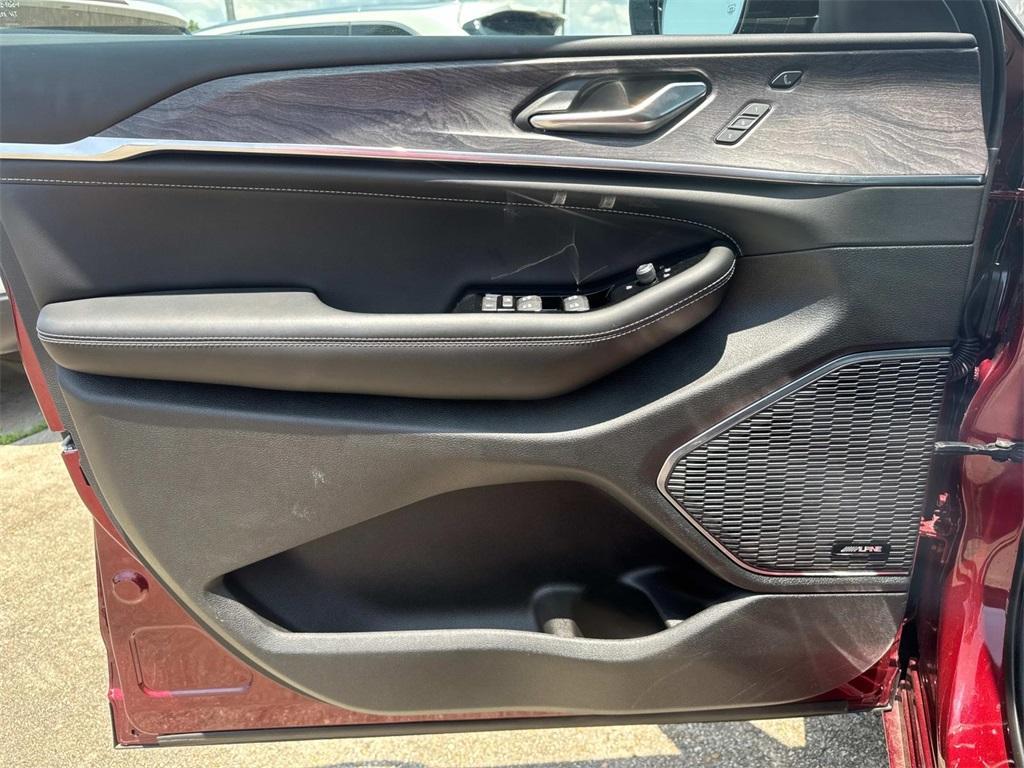 used 2024 Jeep Grand Cherokee L car, priced at $51,571