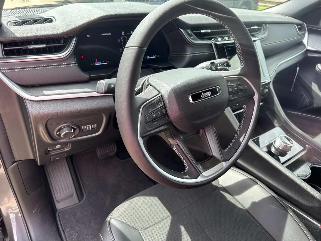 new 2025 Jeep Grand Cherokee L car