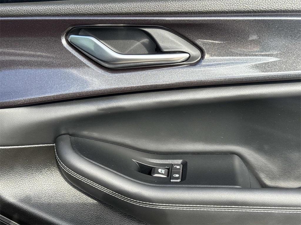 used 2023 Jeep Grand Cherokee L car, priced at $30,925