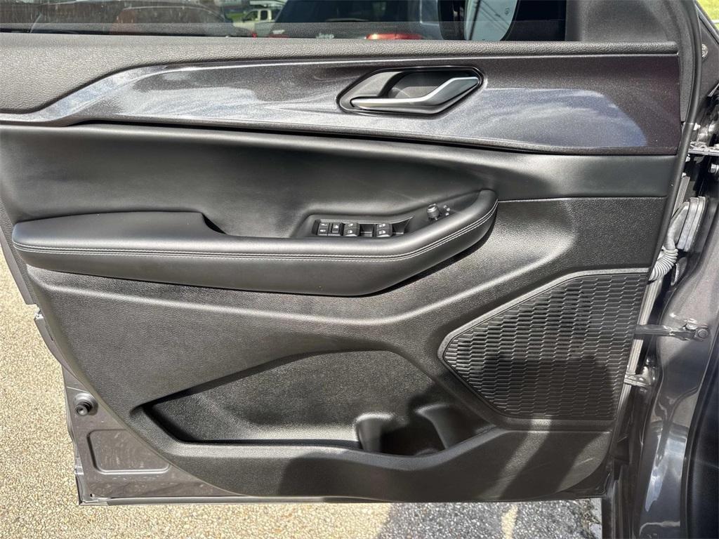 used 2023 Jeep Grand Cherokee L car, priced at $30,925