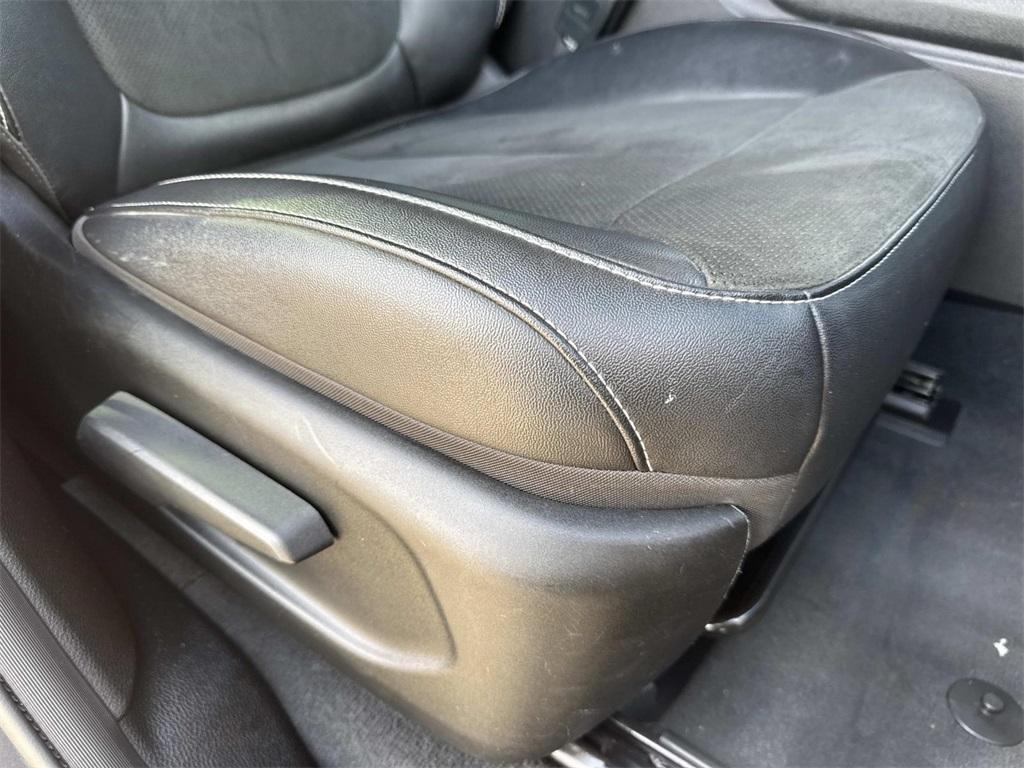 used 2023 Jeep Grand Cherokee L car, priced at $30,925