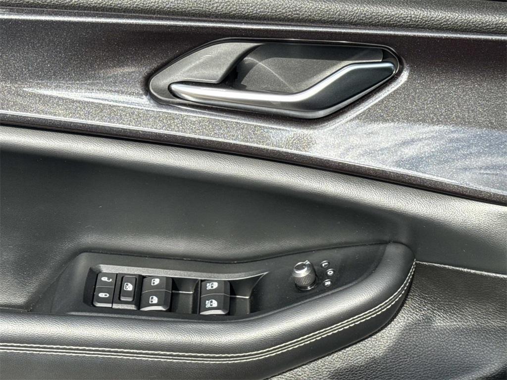 used 2023 Jeep Grand Cherokee L car, priced at $30,925