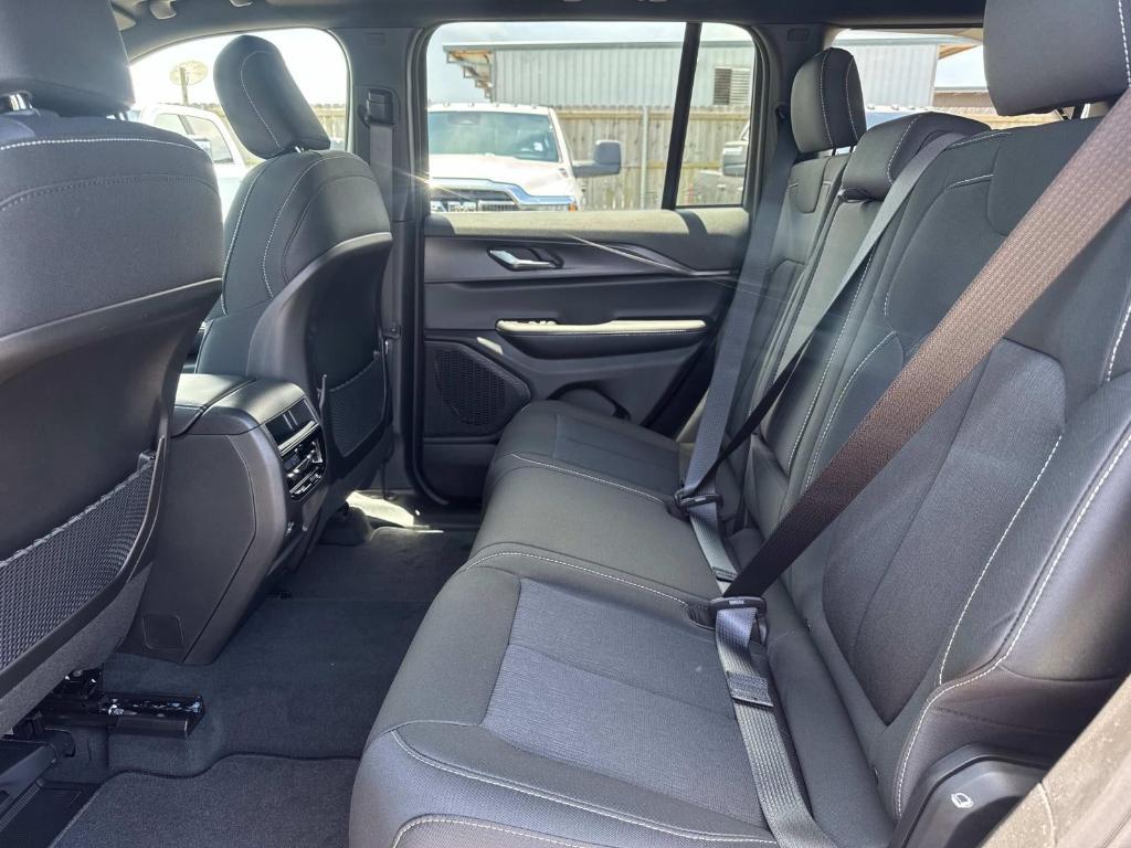 new 2025 Jeep Grand Cherokee car, priced at $36,375