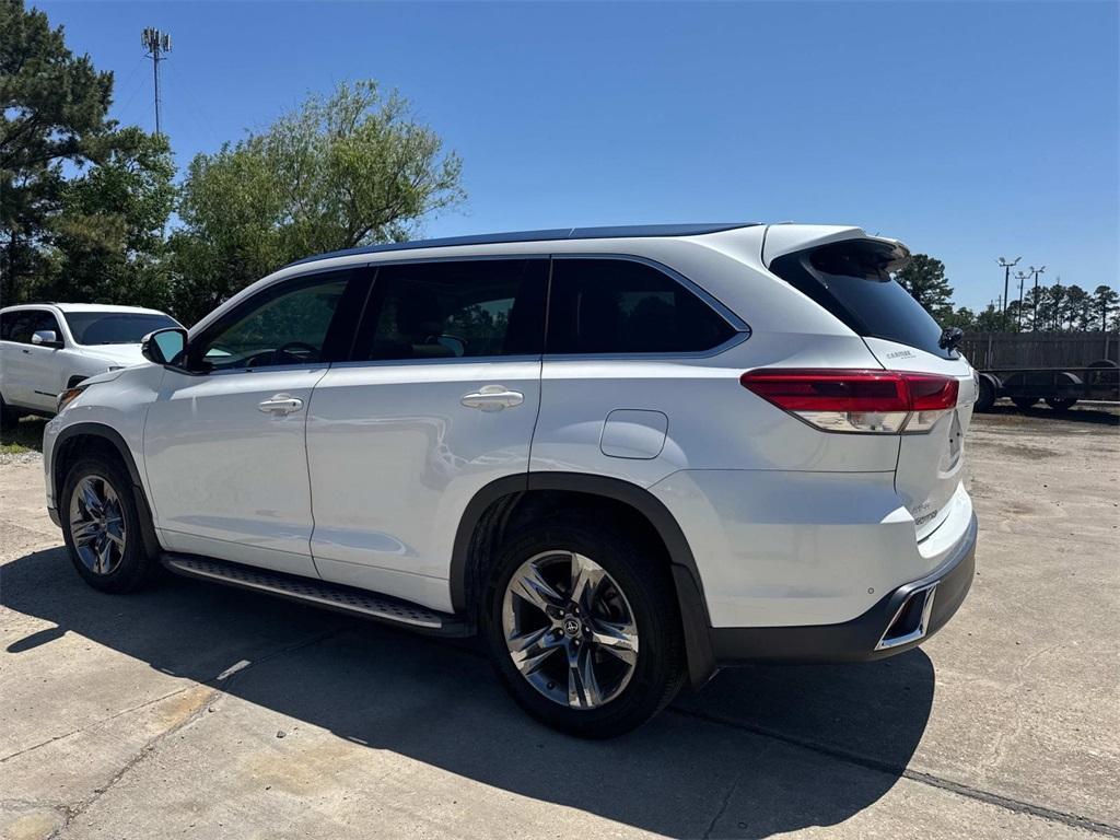 used 2019 Toyota Highlander car, priced at $23,999