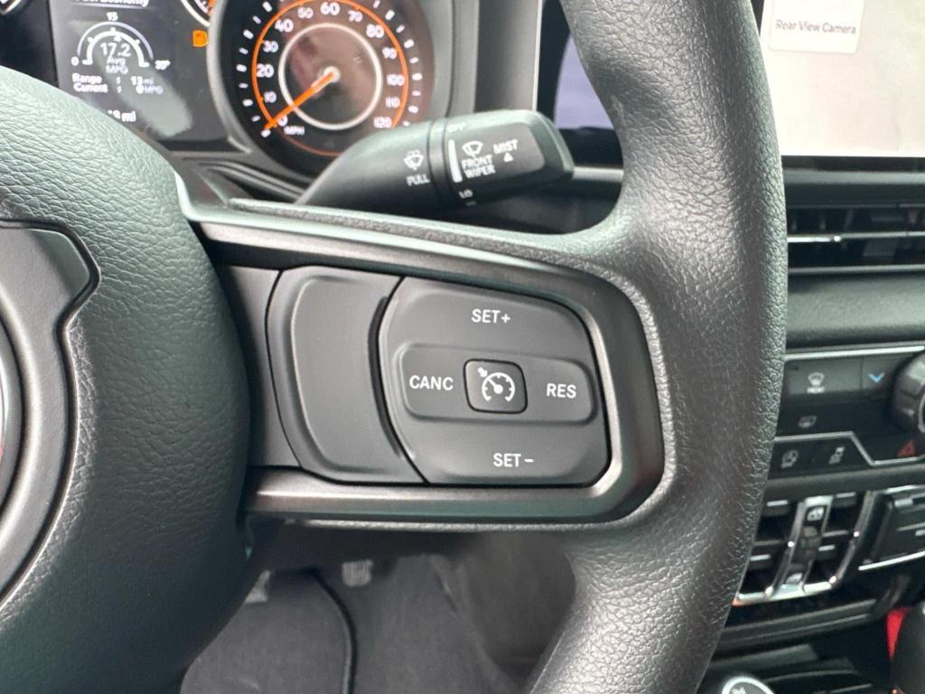 new 2025 Jeep Gladiator car, priced at $40,780