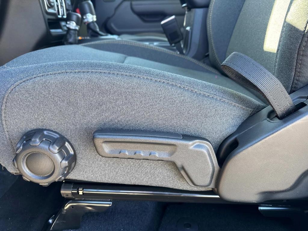 new 2025 Jeep Gladiator car, priced at $42,585
