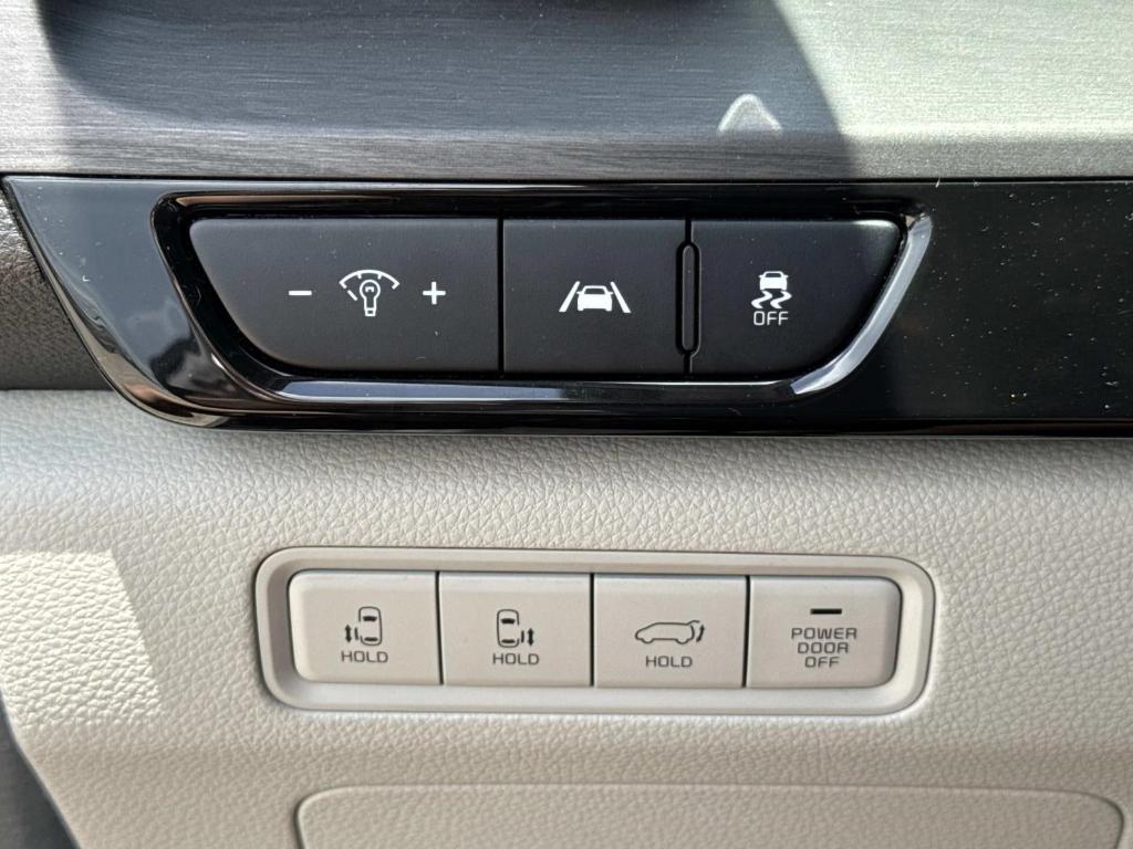 used 2023 Kia Carnival car, priced at $28,683