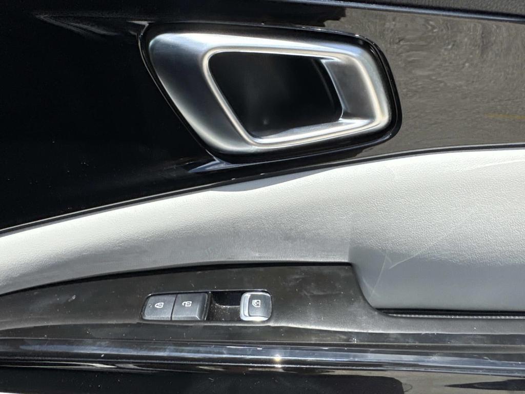 used 2023 Kia Carnival car, priced at $28,683