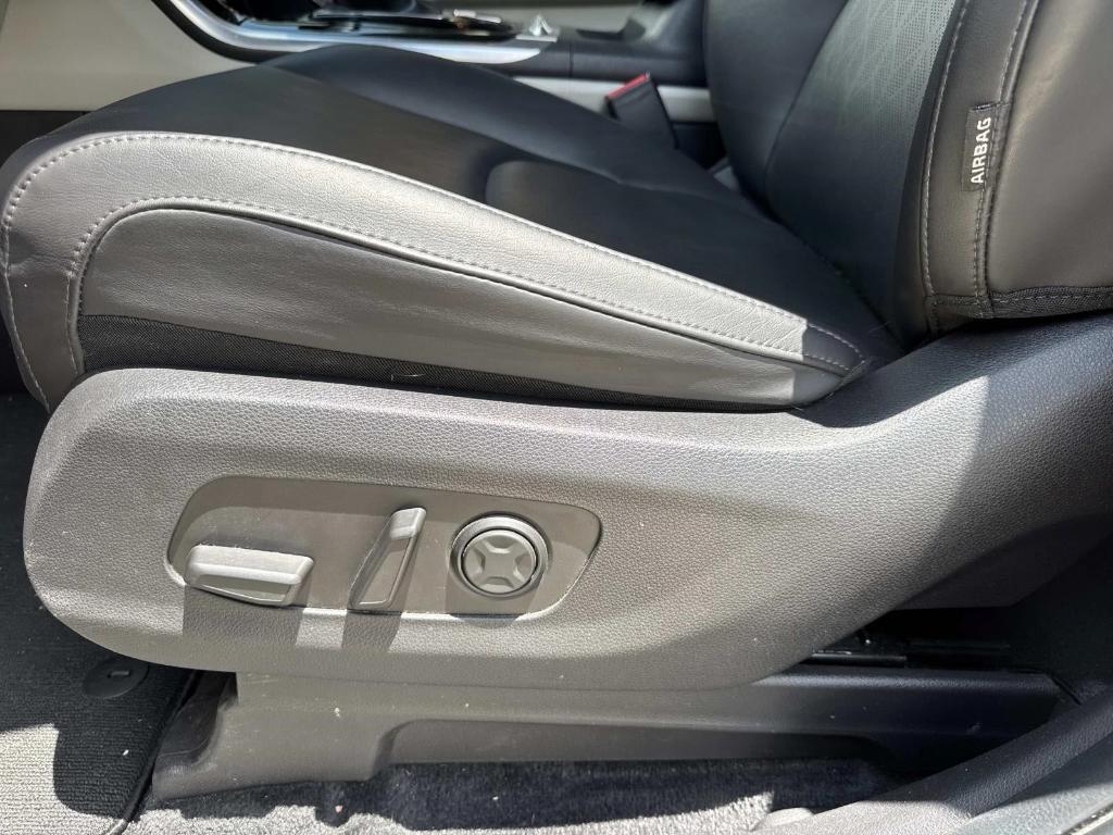 used 2023 Kia Carnival car, priced at $28,683